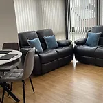 Parkcentral Birmingham City Centre - Near Chinatown - Private Gated Free Parking
