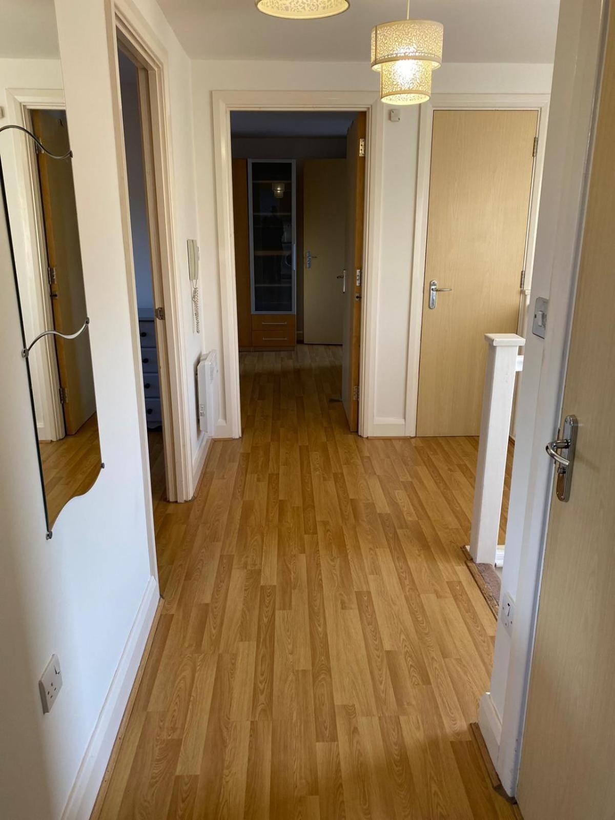 Parkcentral Centre - Near Chinatown - Private Gated Free Parking Birmingham