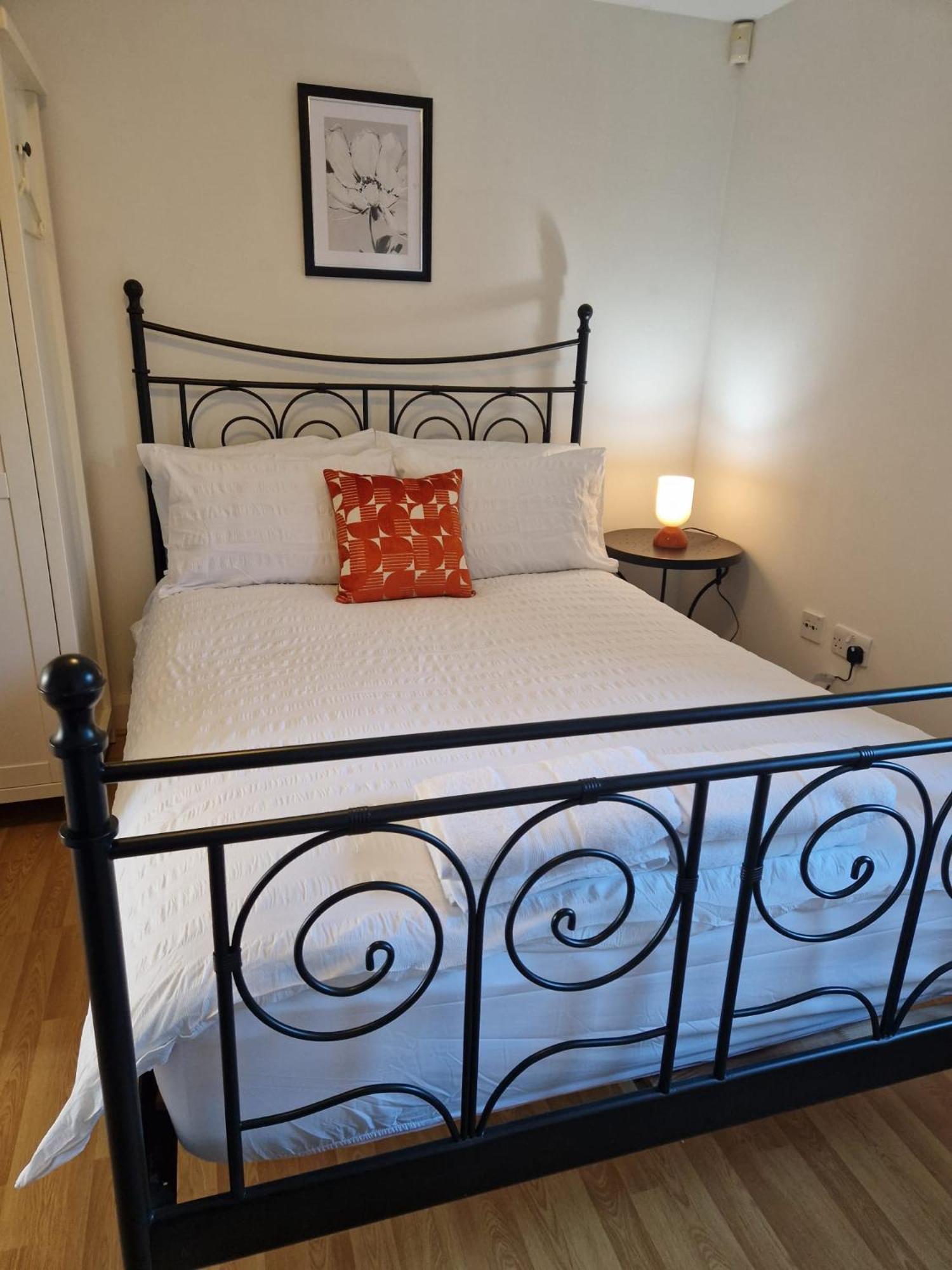 Parkcentral Centre - Near Chinatown - Private Gated Free Parking