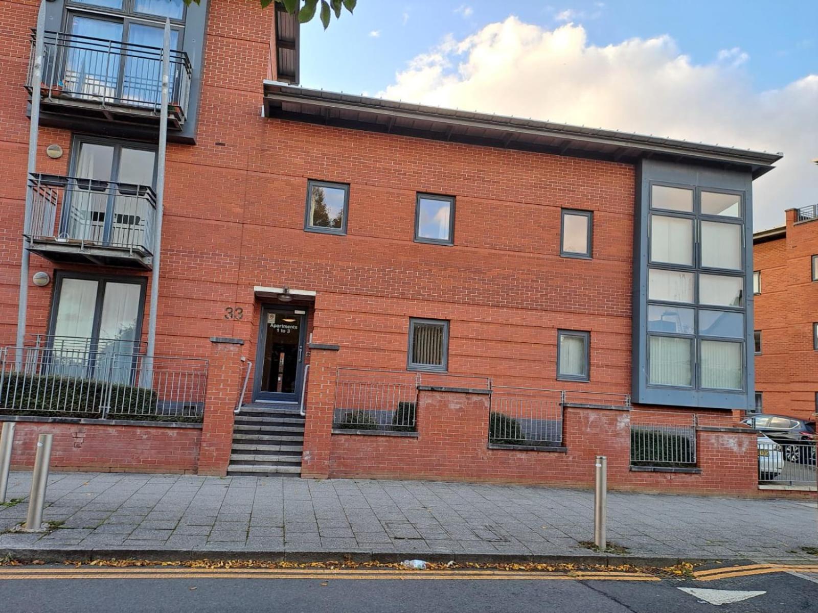 Apartment Parkcentral Centre - Near Chinatown - Private Gated Free Parking *