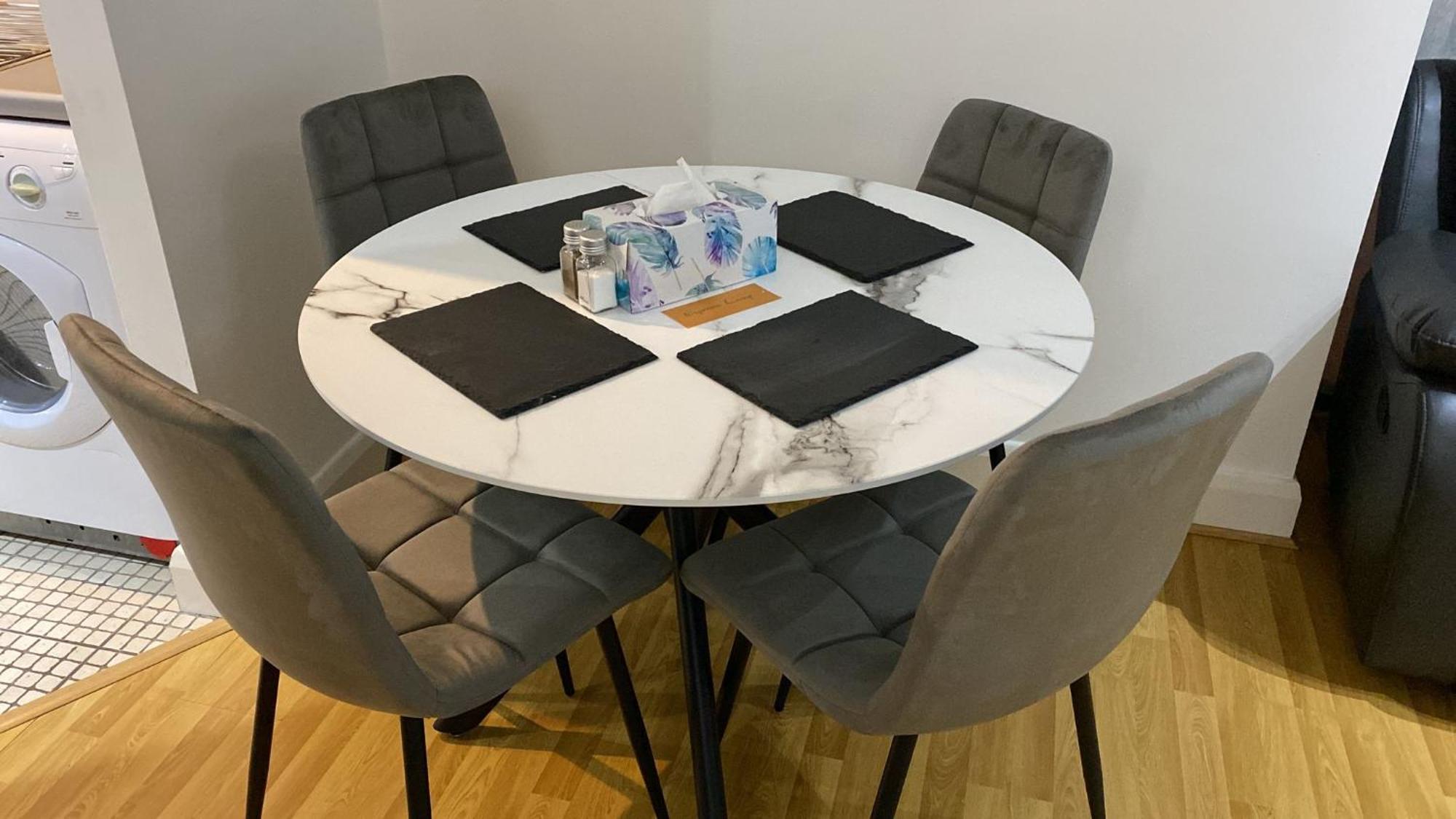 Apartment Parkcentral Centre - Near Chinatown - Private Gated Free Parking Birmingham